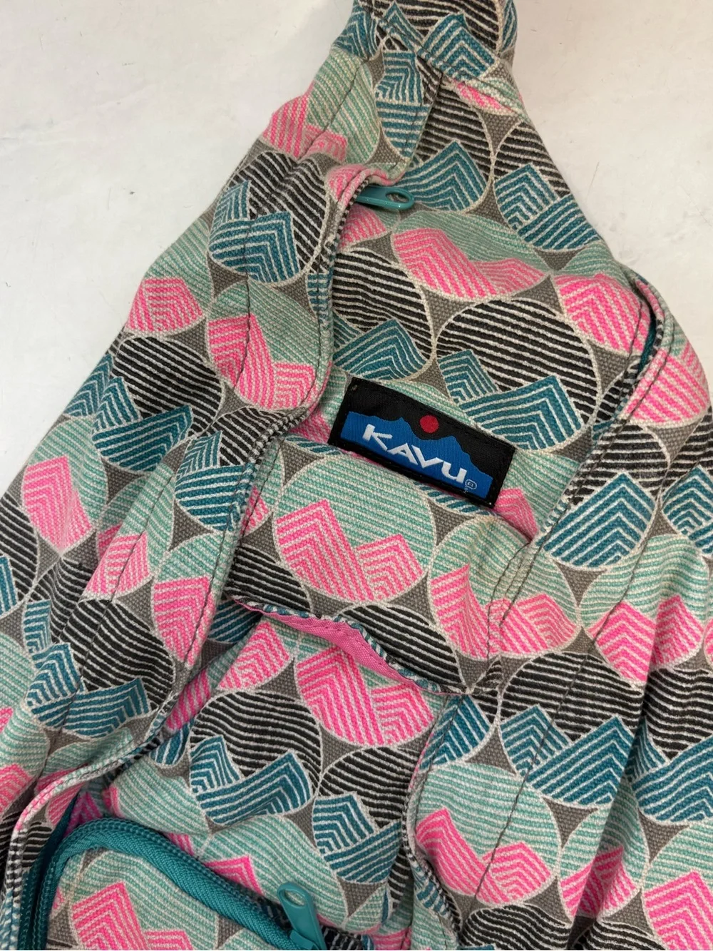 Kavu Blue Pink Pattern Rope Sling Crossbody Bag Travel Hiking Gorpcore Outdoor